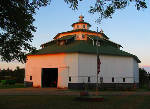 Gagetown - Michigan's Thumb Octagon Barn, photo by coloneljohnbritt