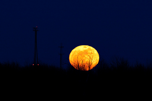 Super Moon Rising