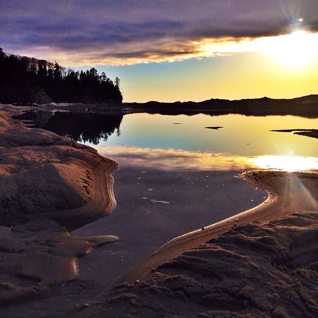 The Beginning of an Amazing Sunset by oni_one