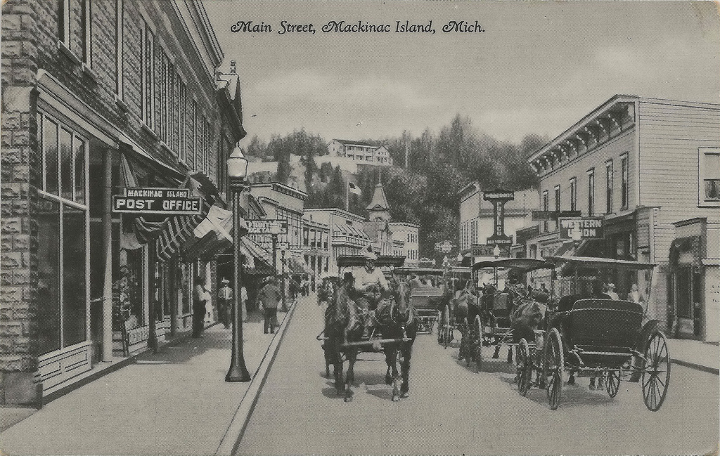 Mainstreet Mackinac Island 1930s