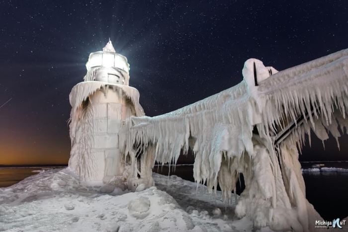 St Joseph Lighthouse by Michigan Nut