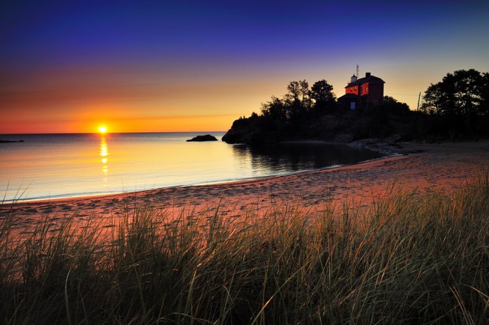 %22mccartys-cove%22-marquette-harbor-lighthouse-marquette-michigan