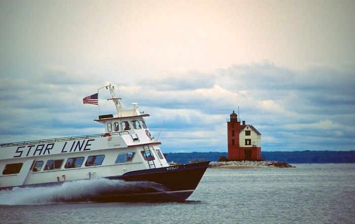 Ferry & lighthouse