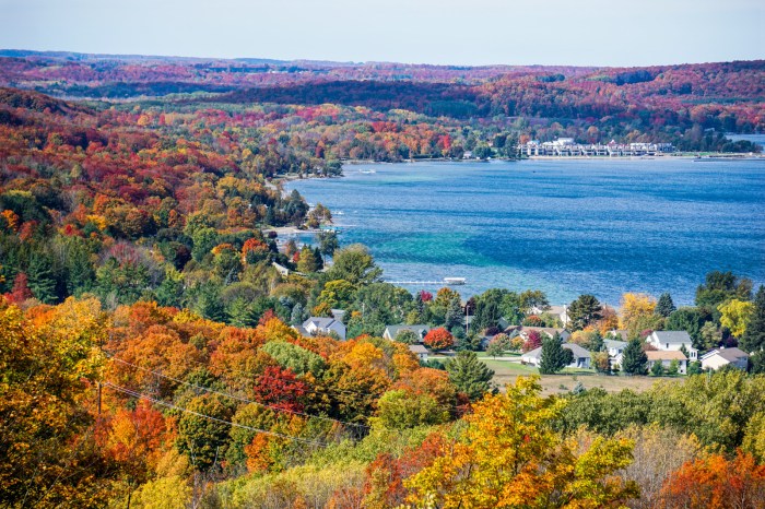 lake-charlevoix-fall-colors-by-frank-wulfers