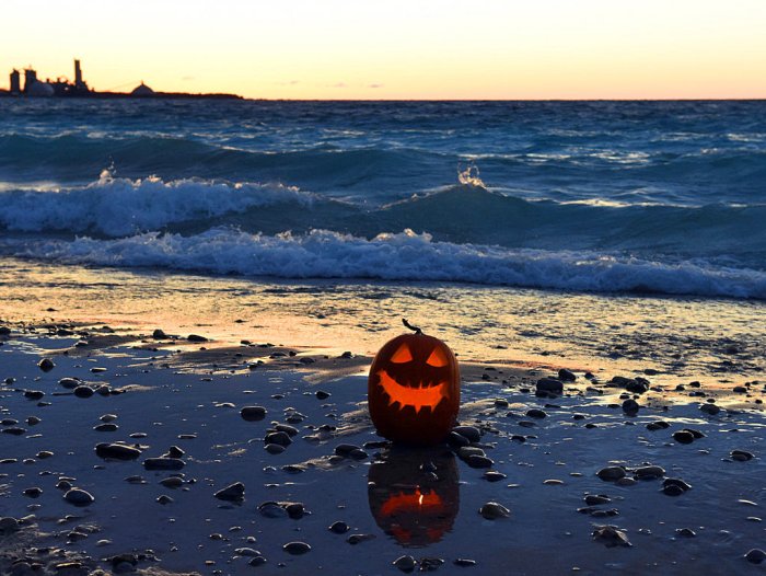 pumpkin-on-the-shore-happy-halloween