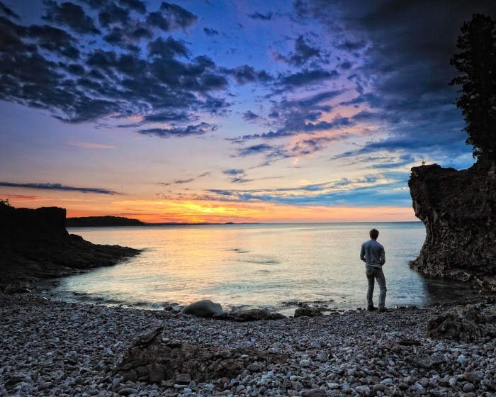 skipping-stones-lake-superior-presque-isle-park