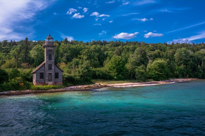 grand-island-east-channel-lighthouse