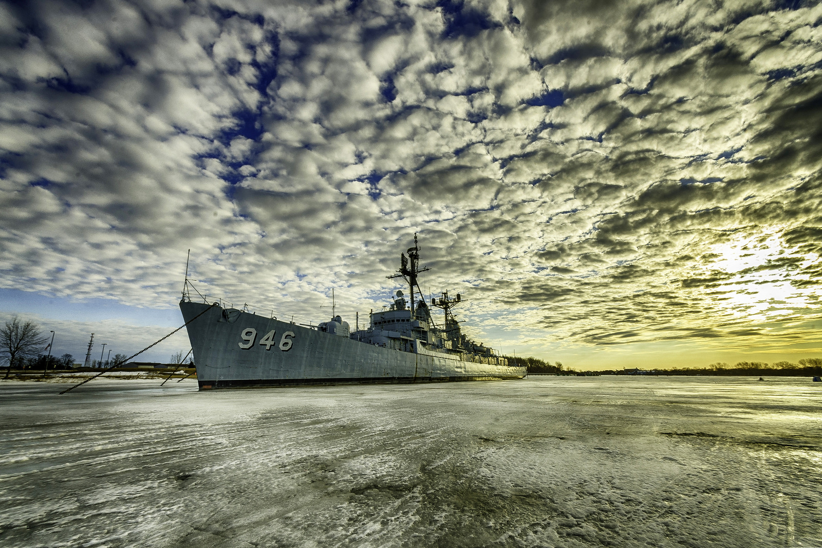 uss-edson-frozen-in-the-saginaw-river