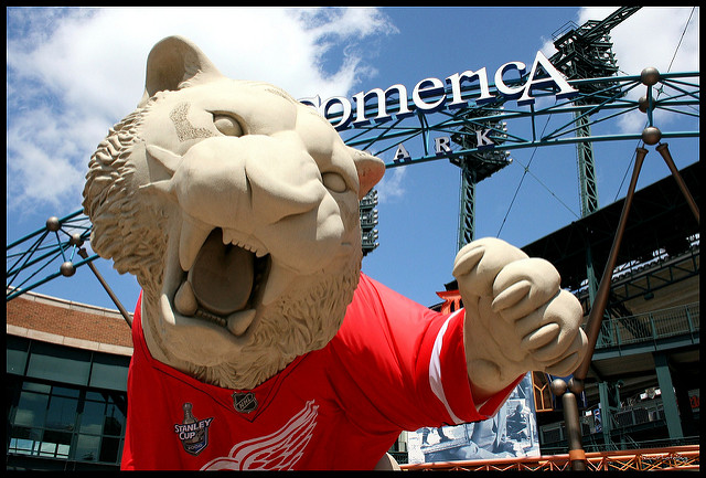 hockey-tigers-mike-illitch