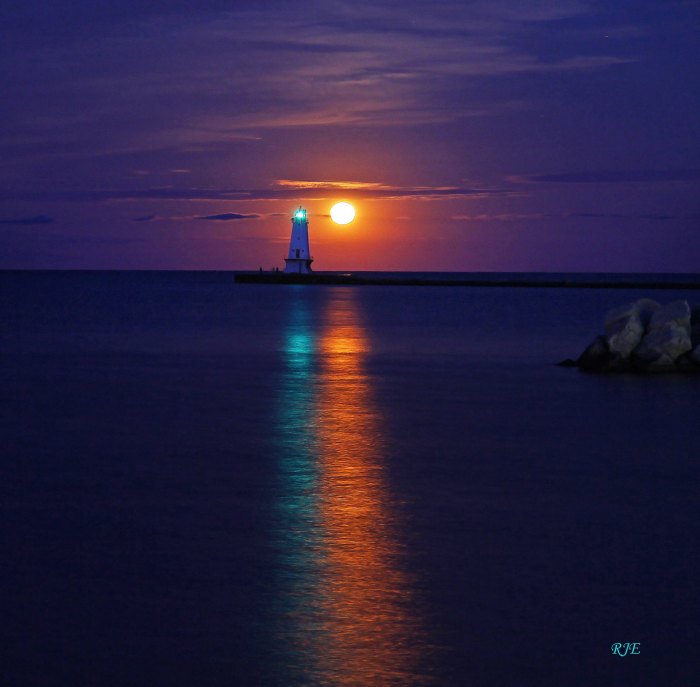 Moon Beam & LIghthouse by RJE