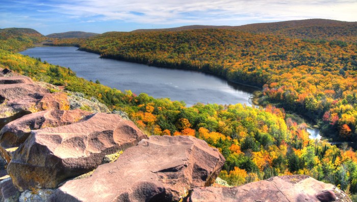Lake of the Clouds by Tom Mortenson
