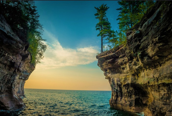 Pictured Rocks National Lakeshore by Jeff Hudson