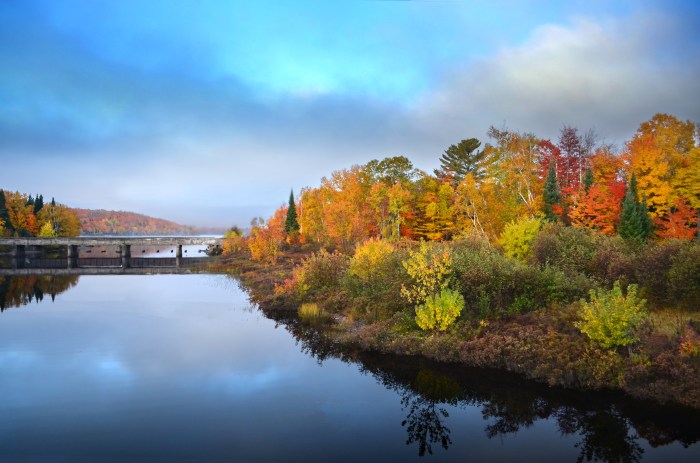 Fall colors on the Peshekee River by Michigan Sea Grant