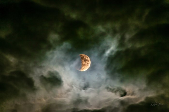 Super Moon Total Lunar Eclipse by Kenneth Raymond