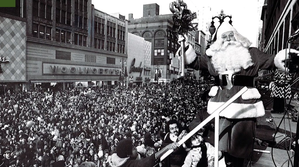 Hudson's Santa at the Detroit Thanksgiving Parade