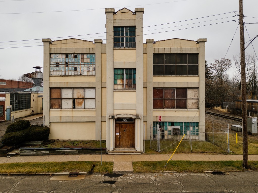 Heritage Guitars by Bill Dolak
