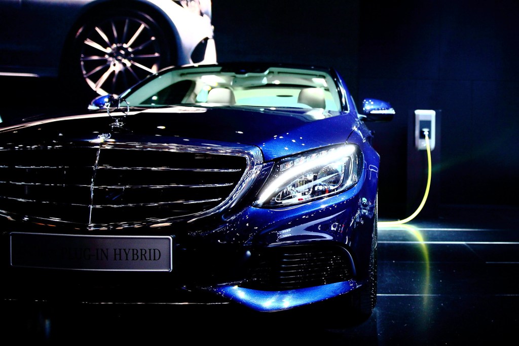 Mercedes Benz C350 Plug-In Hybrid by Rich
