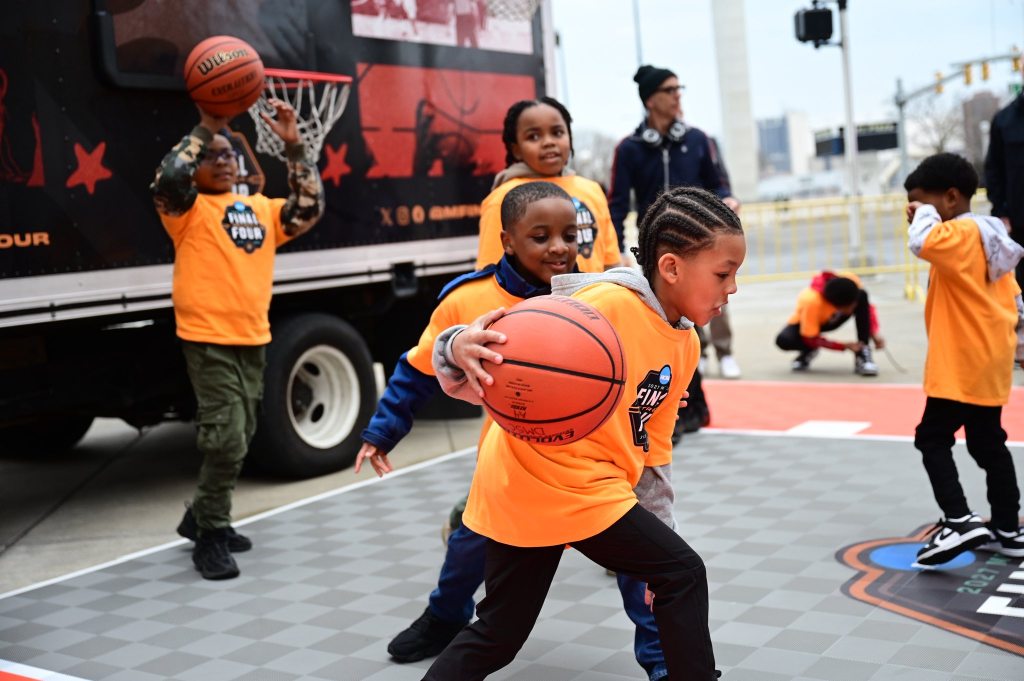 NCAA Fan Jam Mobile by Montez Miller